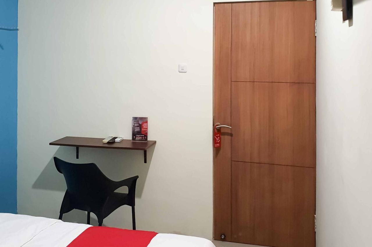 Reddoorz At Mayjen Sungkono סוראבאיה מראה חיצוני תמונה